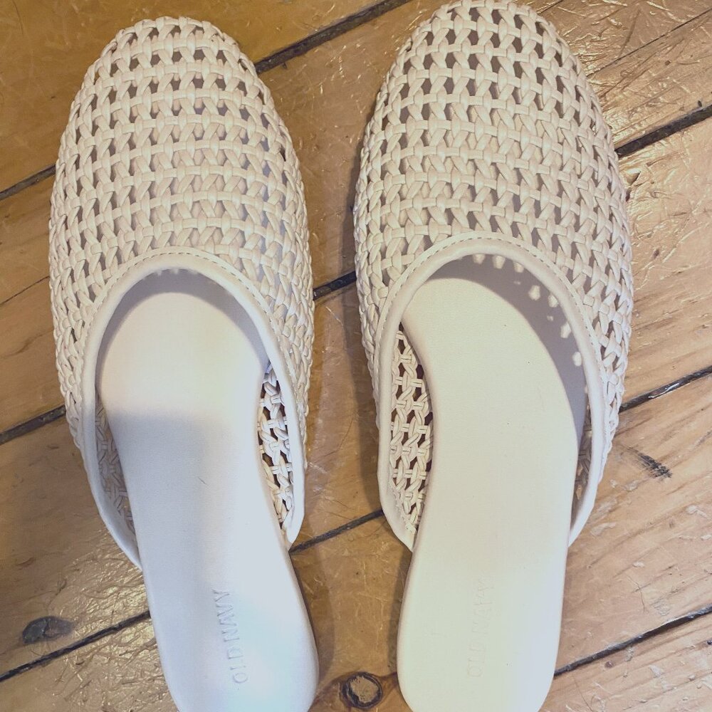 Old Navy Leather Slides - NWOT - Size 9.5 - Bone Color